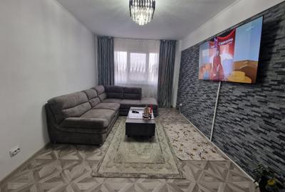 Apartament cu 3 camere decomandat, in zona Podu Ros - 2