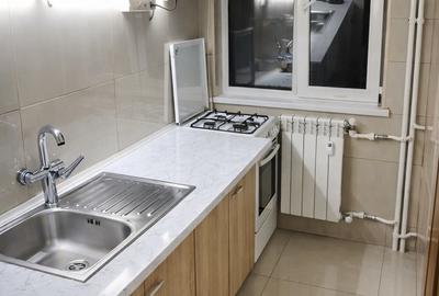 Apartament cu 2 camere semidecomandat, mobilat în Km 4-5