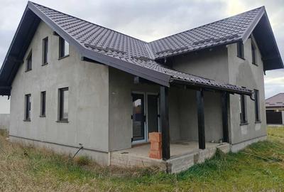 Vorovesti VILA individuala D+P+M 160mp (la gri) teren 650mp - 2