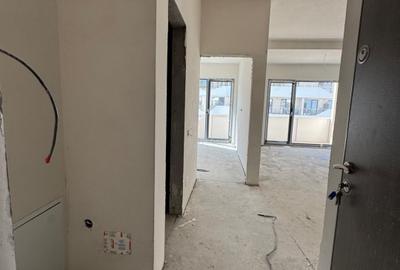 Apartament cu 2 camere semidecomandat în Florești