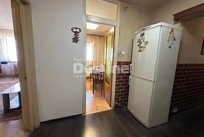 Apartament 3 camere decomandat - 2 bai - etaj 7/8 in zona Vitan - 4