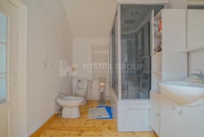 Vila in Poiana Brasov cu teren generos 1600mp, 2 corpuri, comision 0 - 10