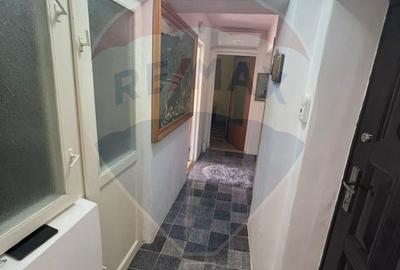Apartament 2 camere str Miron Costinîn - 10