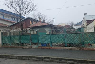 Teren Construcții intravilan de 400 mp, în Andronache