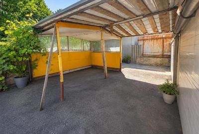 Casă cu 7 camere în Florilor