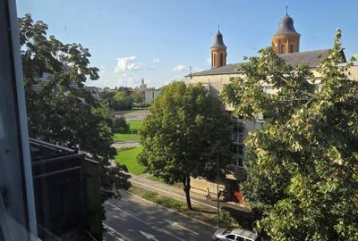 Apartament cu 3 camere, Micro 17,  Bld Independentei - 15