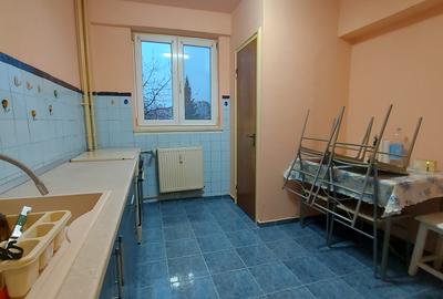 Apartament cu 3 camere decomandat în Muncii