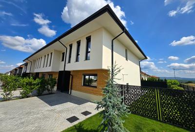 Apartament cu 4 camere decomandat în Galata