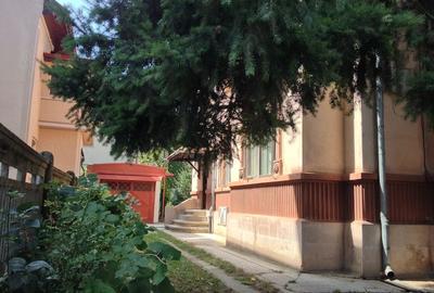 Apartament în Vilă Domenii-Cașin | 3 Camere, Curte 250mp & 4 Locuri Parcare - 8