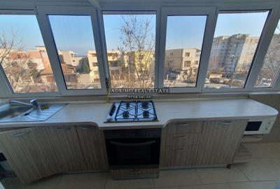 Apartament cu 3 camere semidecomandat, mobilat în Faleza Nord