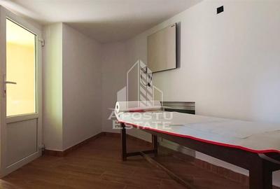 Spatiu comercial 67 mp central - 14
