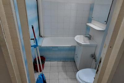 Închiriez garsoniera confort 1 - 2