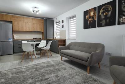 Apartament cu 2 camere decomandat în Tractorul