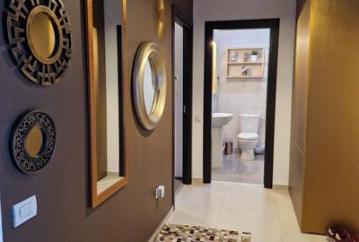 Proprietar, inchiriez apartament cu 3 camere, Bloc 2017, 2xbai, AC - 2