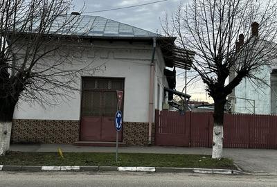 Casă cu teren 500 mp și potențial comercial – Drăgășani, str. Tudor Vladimirescu - 1