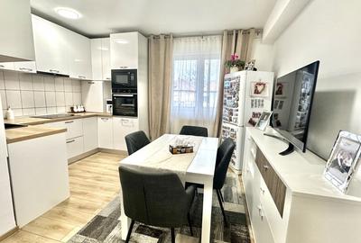 Apartament cu 3 camere decomandat, mobilat în Central