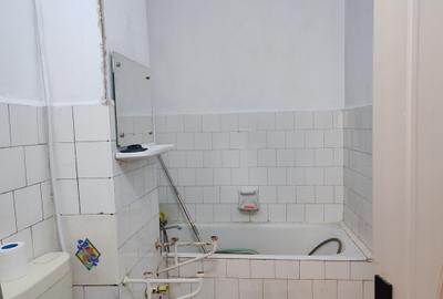 Apartament 2 camere liber la vanzare, in bloc vila zona Central - 7