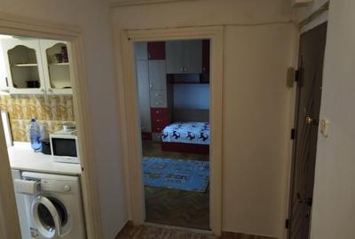 Inchiriez apartament 3 camere zona Cantemir , persoana fizica - 3