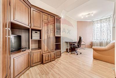 Apartament cu 3 camere de închiriat în zona Boul Rosu - 10