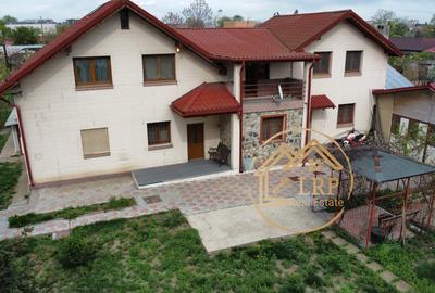 [DOMENIU PRIVAT] Vilă deosebita în Inima Orașului Voluntari | Teren 2.500 mp | - 2