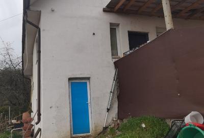 Vând casă în Reșița - 1