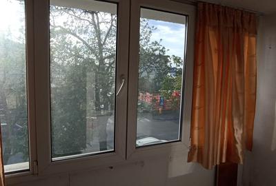 Apartament spațios cu 4 camere et 1  Str. Mărgeanului, aproape de 13 Sept - 8