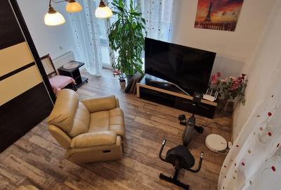 Apartament cu 3 camere decomandat, mobilat în Lujerului