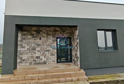 Gulia, casa Parter, suprafata 107mp, 4 camere, doua bai, teren 340mp - 1