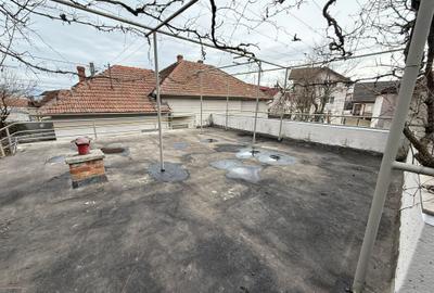 Casă spațioasă cu potențial de extindere, zona Judecatoriei - 34