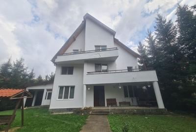 Complex turistic de vanzare  - Zona Poiana Tapului - 1
