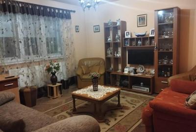 Ap. 2 camere, conf 1 decomandat, Calea Galati, et 1 - 2