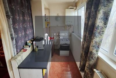 Apartament cu 2 camere semidecomandat, mobilat în Brâncoveanu
