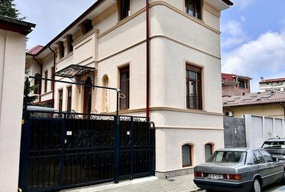 Casă individuală cu 3 camere în P-ța Victoriei