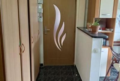 Vanzare Apartament 3 Camere Semidecomandat Berceni-Al.Ciceu - 1