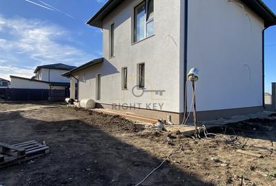 Oportunitate! Vila modernă 4 cam, asfalt, toate utilitățile! Comision0 - 5
