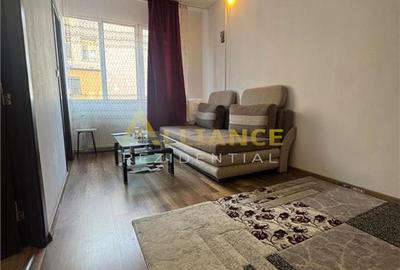 Garsonieră decomandată în Central