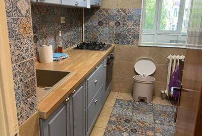 Apartament cu 2 camere decomandat în Gorjului