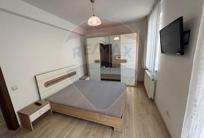 Apartament cu 3 camere de închiriat, loc de parcare - 1