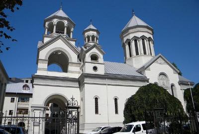 Casă individuală cu 10 camere în Armeneasca