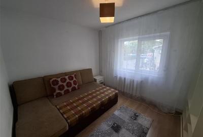 De inchiriat | Apartament 2 camere semidecomandat | Mobilat si utilat