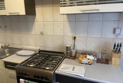 Apartament 2 camerec , zona centrala 2 Stejari , et 2 4, decomandat , centrala t - 7