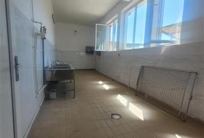 Spatiu Industrial/Hala, peste 750 mp,  Amplasat pe un Teren de 2000 mp, Zona Cet - 9