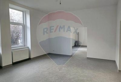 Spațiu comercial pe strada Elena Ghiba Birta - 1