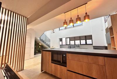 Un penthouse ca o poveste–3 camere și terasă panoramică în 81 Residence, piscina - 12