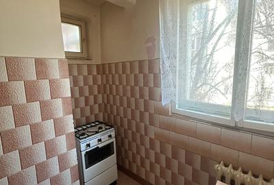 Apartament 2 camere-Zona Sud - etaj 2/4 -  40 mp  43000 euro  negociabil - 7