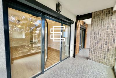 Apartament cu 3 camere decomandat în Cristian