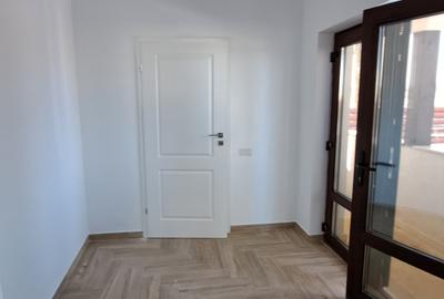 CASA 4 CAMERE CU SUPRAFATA GENEROASA IN  STIL NEOROMANESC - 46