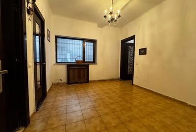 Apartament 3 camere, parter Piata Lahovari - 28
