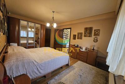 Vila S+P+M 300 mp Aviației  Garaj- strada Simeria - 4