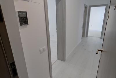 Ap 2 cam LA CHEIE geam baie, decomandat, lift, 2x 14 mp /camera, balcon mare - 2